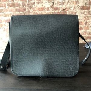 Louis Vuitton Epi black leather messenger bag